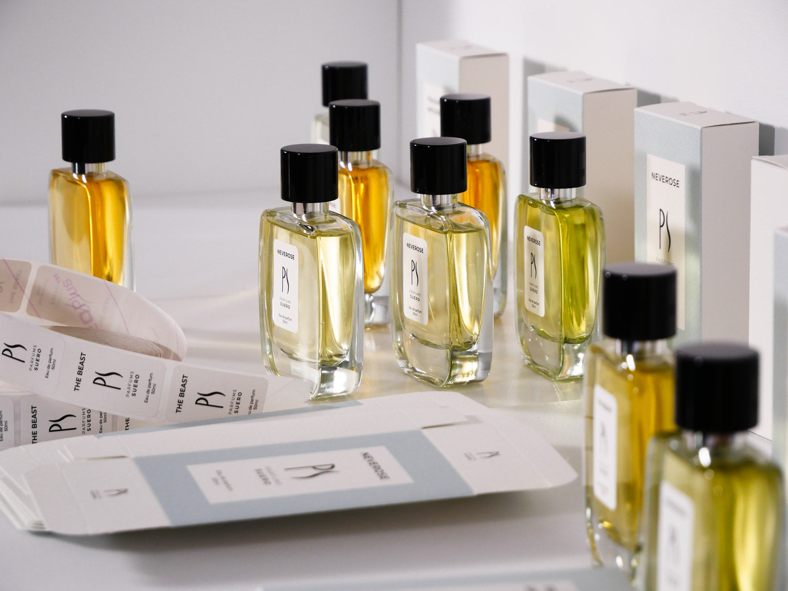 photo de l'atelier de préparation des commandes de la marques PARFUMS SUERO